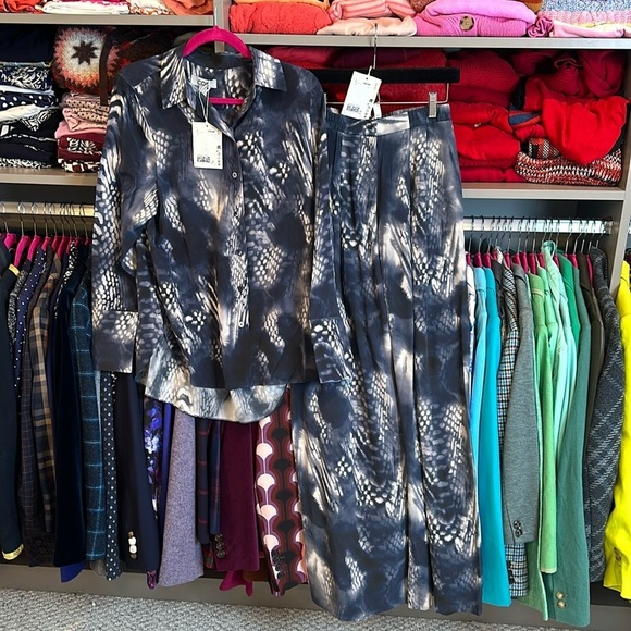 COS navy and white snake print long sleeved, wide leg co ord size S/US 2. NWT - Picture 1 of 4